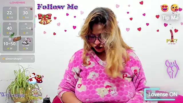 Snapshot of hazel_34 chatting on November 25, 8:36 am hazel 34 online show from November 25, 8:36 am