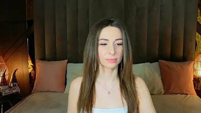 KimmmLi online show from December 18, 2:01 pm