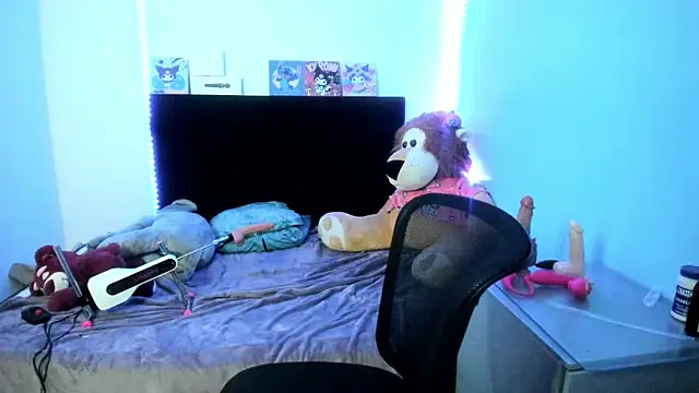 Charlotte cutee18 online show from July 13, 7:05 pm