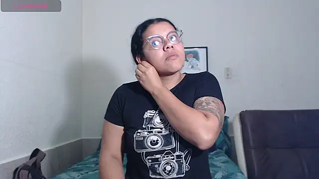 Snapshot of agata_22 chatting on July 10, 3:44 am agata 22 online show from July 10, 3:44 am