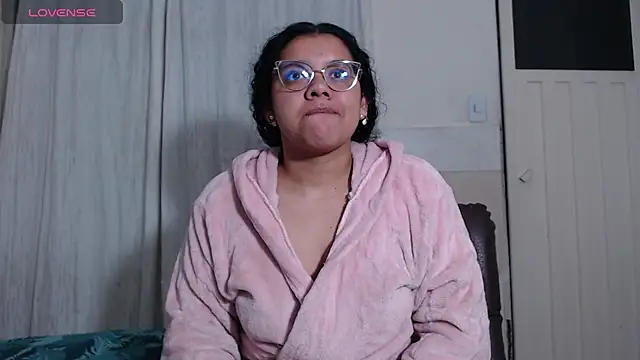 Snapshot of agata_22 chatting on August 1, 3:17 am agata 22 online show from August 1, 3:17 am