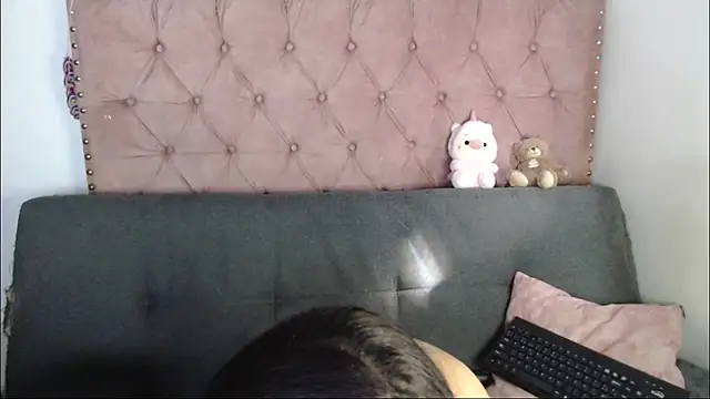 Snapshot of missbella1 chatting on July 1, 8:19 pm missbella1 online show from July 1, 8:19 pm