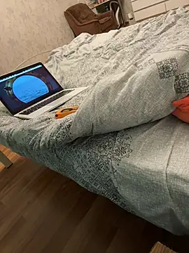 KristiDan online show from March 9, 9:41 pm