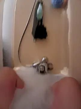 Snapshot of Lonefun4u chatting on February 19, 12:28 am Lonefun4u online show from February 19, 12:28 am