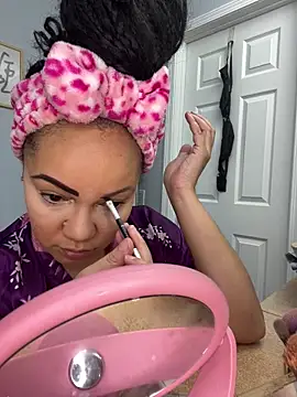 Snapshot of DestineeJayde chatting on October 7, 3:25 am DestineeJayde online show from October 7, 3:25 am