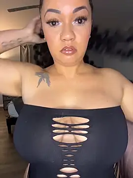 Snapshot of DestineeJayde chatting on October 15, 4:23 am DestineeJayde online show from October 15, 4:23 am