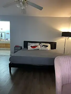 Snapshot of DestineeJayde chatting on October 17, 4:37 am DestineeJayde online show from October 17, 4:37 am