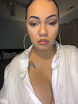 Snapshot of DestineeJayde chatting on October 28, 4:16 am DestineeJayde online show from October 28, 4:16 am