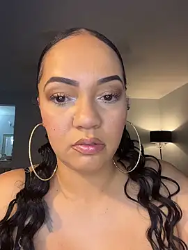 Snapshot of DestineeJayde chatting on October 29, 5:31 am DestineeJayde online show from October 29, 5:31 am