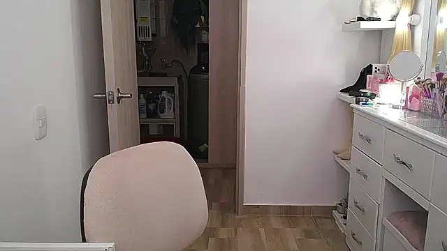 Barbie girl 69 online show from April 24, 1:35 pm