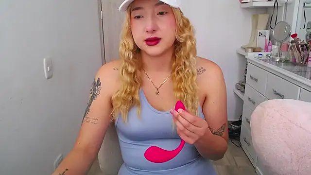 Snapshot of Barbie_girl_69 chatting on July 31, 6:07 pm Barbie girl 69 online show from July 31, 6:07 pm
