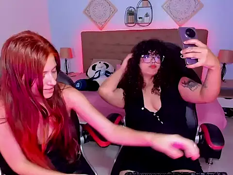 julieth love  online show from October 5, 10:40 pm