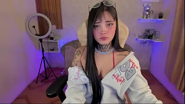 Snapshot of mia_catt05 chatting on March 9, 9:24 am mia catt05 online show from March 9, 9:24 am