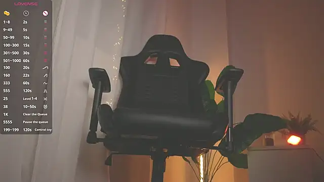 Snapshot of BellaGiaxx chatting on January 8, 6:20 pm BellaGiaxx online show from January 8, 6:20 pm