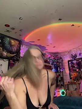 TrenaAnne online show from March 3, 6:33 pm