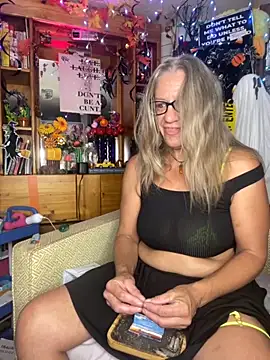 TrenaAnne online show from September 18, 2:41 pm