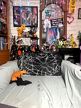 TrenaAnne online show from October 20, 2:50 pm