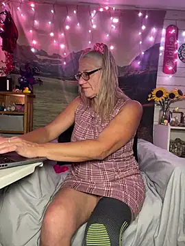 TrenaAnne online show from June 26, 2:21 pm