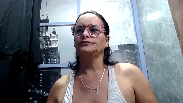 Nastylatinaxxx online show from May 7, 11:43 pm