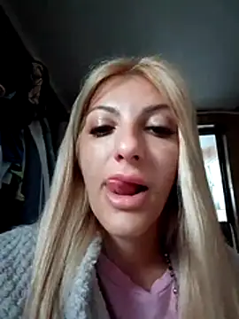 RileyLanna online show from June 18, 3:40 am
