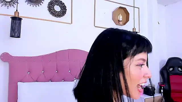Snapshot of AnnieNasty chatting on January 17, 2:50 pm AnnieNasty online show from January 17, 2:50 pm
