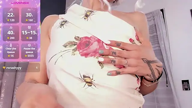 AnnieNasty online show from November 13, 2:05 pm