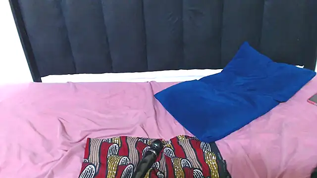 EBONY WILD ASS online show from September 27, 3:55 am