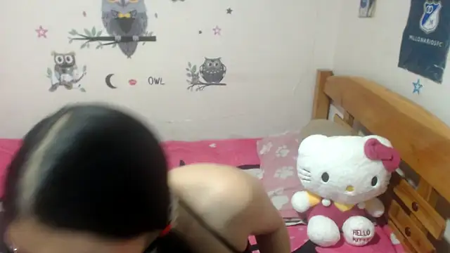 Snapshot of montthbluee chatting on November 26, 4:57 am montthbluee online show from November 26, 4:57 am