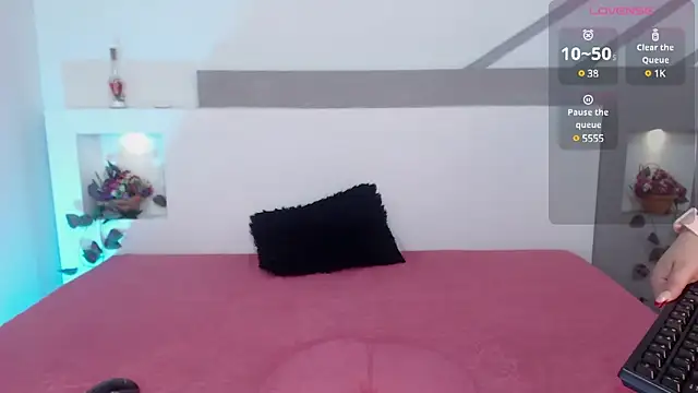 Snapshot of MariaTyler1 chatting on March 21, 7:57 pm MariaTyler1 online show from March 21, 7:57 pm