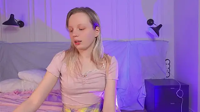 Snapshot of Beatrica_Klein chatting on January 24, 8:11 pm Beatrica Klein online show from January 24, 8:11 pm