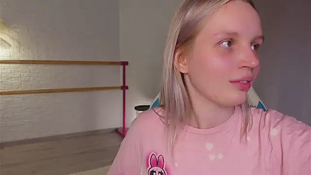Snapshot of Beatrica_Klein chatting on September 15, 3:45 pm Beatrica Klein online show from September 15, 3:45 pm