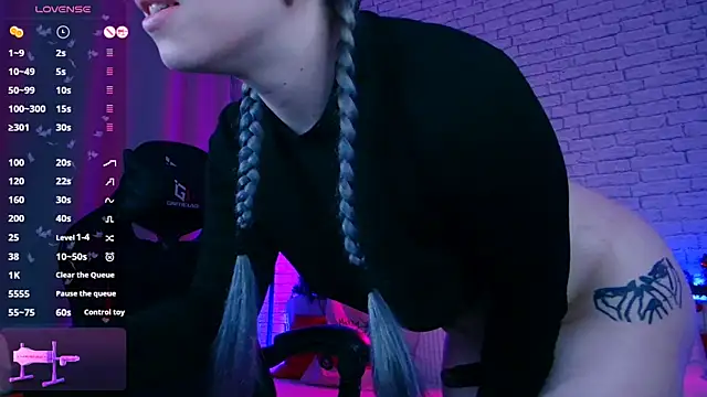 -Stacyy- online show from January 12, 7:11 am