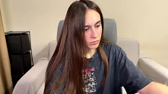 AliceKolltt online show from March 8, 9:40 pm