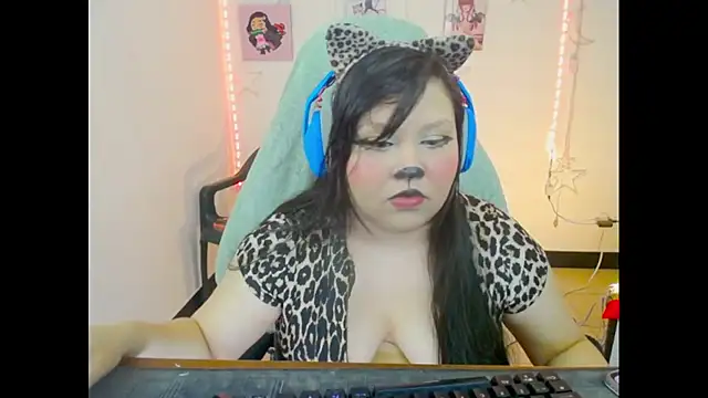 crystal7u7 online show from November 5, 8:31 pm