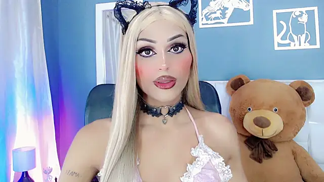 Snapshot of amal_baddell chatting on February 4, 3:54 am amal baddell online show from February 4, 3:54 am