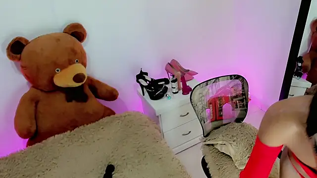 Snapshot of amal_baddell chatting on September 9, 5:29 am amal baddell online show from September 9, 5:29 am