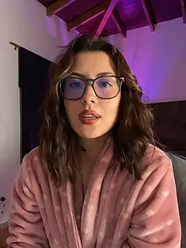 Snapshot of EmaSaenz chatting on February 1, 11:48 pm EmaSaenz online show from February 1, 11:48 pm