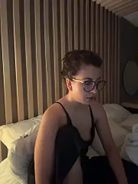 EmaSaenz online show from March 7, 12:51 am