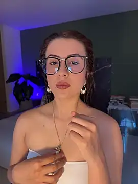 EmaSaenz online show from May 6, 10:37 pm
