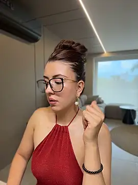 EmaSaenz online show from May 25, 8:04 pm