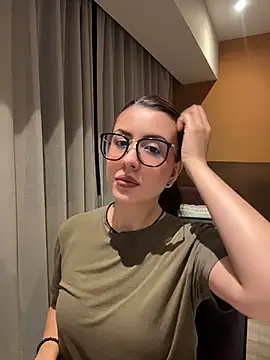 EmaSaenz online show from May 27, 3:36 am