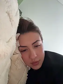 EmaSaenz online show from June 5, 9:09 pm