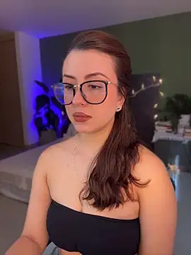 EmaSaenz online show from June 9, 9:04 pm