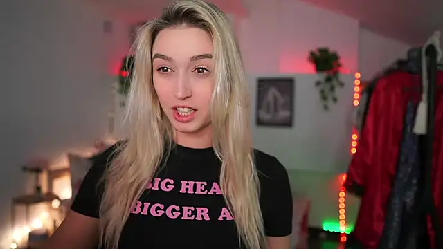 Snapshot of Alexis___Texas chatting on December 10, 10:47 pm Alexis Texas online show from December 10, 10:47 pm