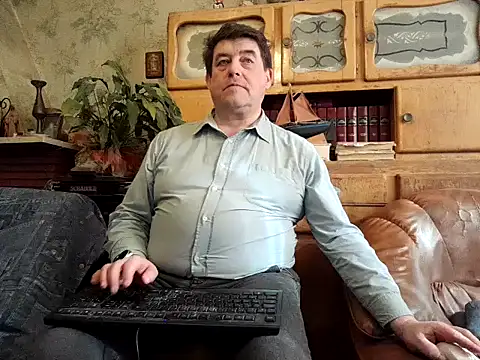 sympatrique online show from February 17, 12:05 pm