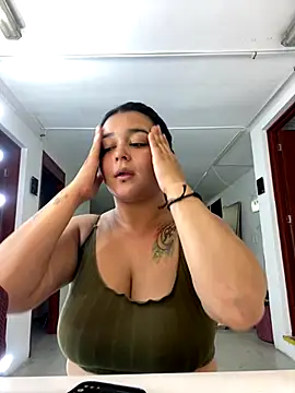 Snapshot of alina_stark chatting on October 29, 7:15 pm alina stark online show from October 29, 7:15 pm