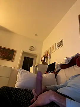 Snapshot of Frank22xx chatting on November 8, 8:07 pm Frank22xx online show from November 8, 8:07 pm