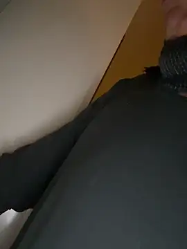 Snapshot of Frank22xx chatting on February 21, 9:49 pm Frank22xx online show from February 21, 9:49 pm