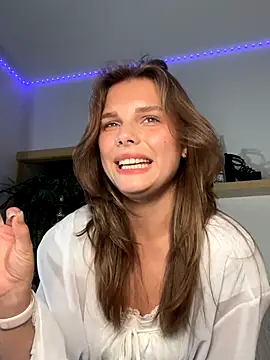 Snapshot of HumbleJess chatting on October 6, 3:20 pm HumbleJess online show from October 6, 3:20 pm