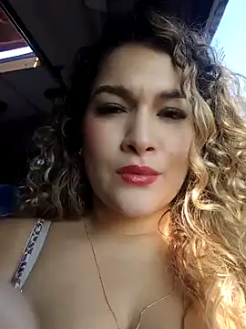 Sara smiiith211 online show from October 30, 9:15 pm